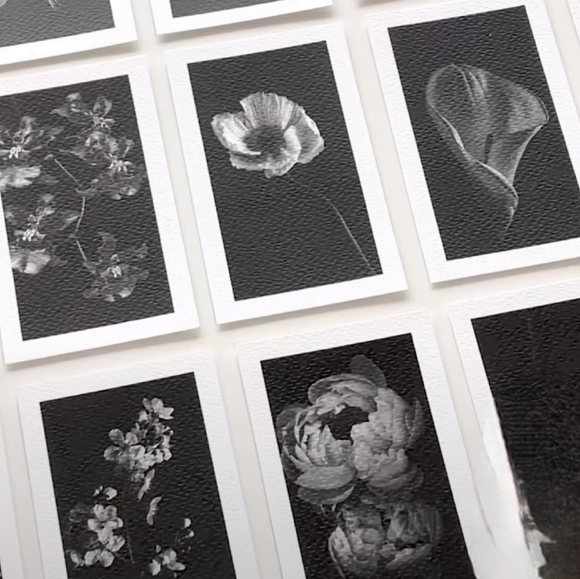 Cloth and Paper Acrylic Desk Stand - Magnetic Floating Frame 35 - Picture 10 of 12